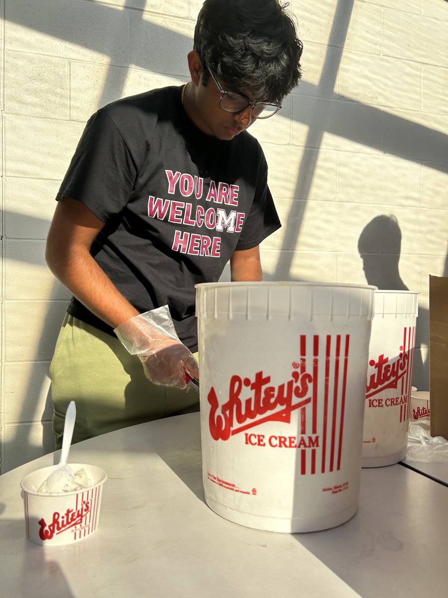 Moline-CV SD #40 (@molinecvschools) on Twitter photo Shout out to <a href="/WhiteysIceCream/">Whitey's Ice Cream</a> for helping MHS students raise $1,557 for Share Joys! The ice cream is a hit and students have sold out every day so far. We really appreciate their yummy donation!
#molinepride Shout out to <a href="/WhiteysIceCream/">Whitey's Ice Cream</a> for helping MHS students raise $1,557 for Share Joys! The ice cream is a hit and students have sold out every day so far. We really appreciate their yummy donation!
#molinepride
