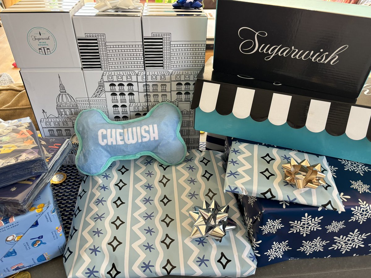 Happy Hanukkah 🕎 ! <a href="/Sugarwishgirl/">Sugarwish</a>  gifts 🎁 looking beautiful !🕎💙🍷