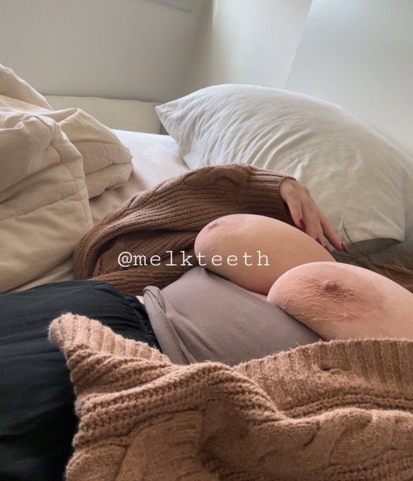 cuddle with me babe https://t.co/f7mSIAGPMd