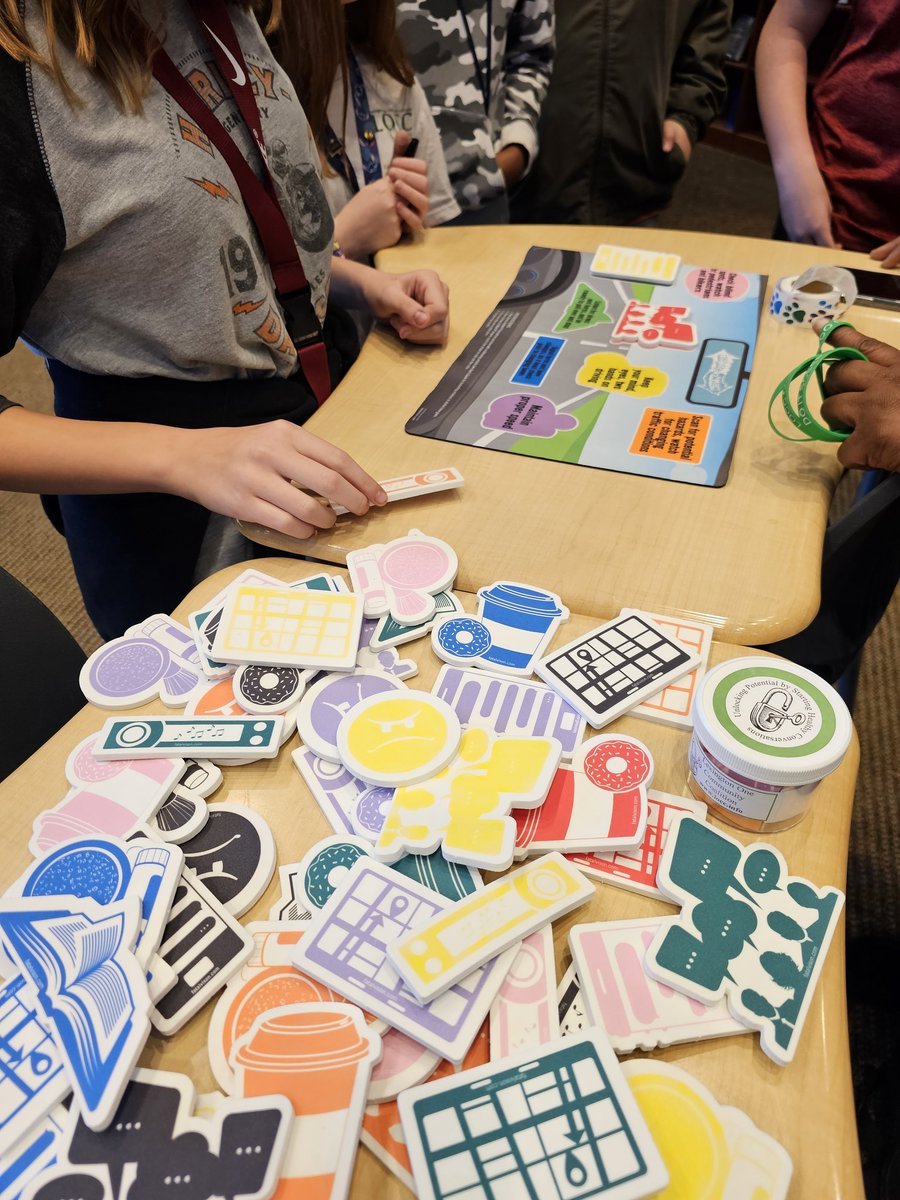 Not only did CSMS LOCC Club have a special visit from <a href="/LCSD_News/">Lexington Sheriff</a>, but they also had a chance to hang out with Fred 🎅🐾 while learning about distracting driving <a href="/CSMS_Huskies/">Carolina Springs Middle School</a> @CounselingCsms
