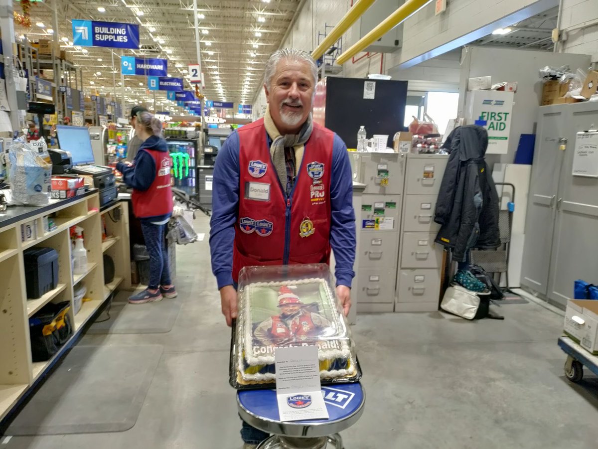 Congratulations to Pro Specialist Donald for selling $1,000,000 this year. All three Pros Specialists for 2939 have hit a Million this year! <a href="/JamesW_2009/">James</a> <a href="/MCharlton2674/">Marcus Charlton</a> <a href="/tinamcamp777/">Tina Campbell</a>  <a href="/BrianTe58414379/">Brian Terry</a> @som2to <a href="/BenitoKomadina/">Benito.Komadina@Lowes</a> @Salem2939