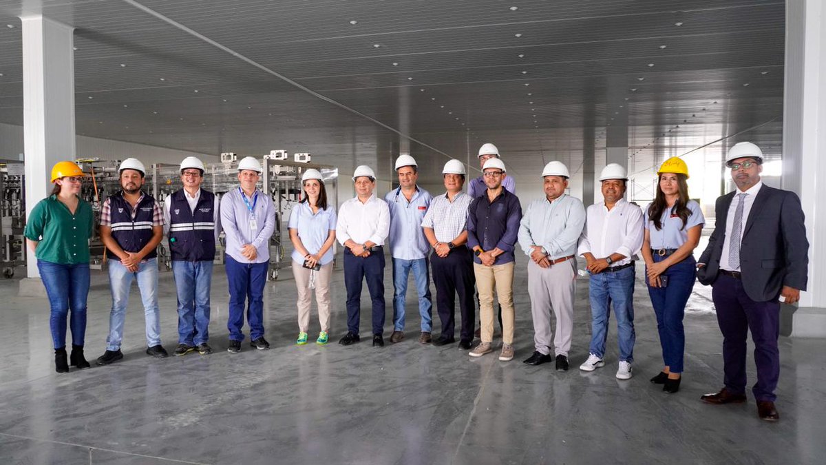 📍#Guayas | El ministro <a href="/DPalaciosEc/">Danilo Palacios</a> recorrió las nuevas instalaciones de la Avícola San Isidro 🐔, empresa que, fruto del trabajo en conjunto con el MAG, exportará a #Bahamas 🇪🇨🤝🇧🇸 750 toneladas de esta proteína, hasta cerrar este año. Esto es una prueba de que el trabajo