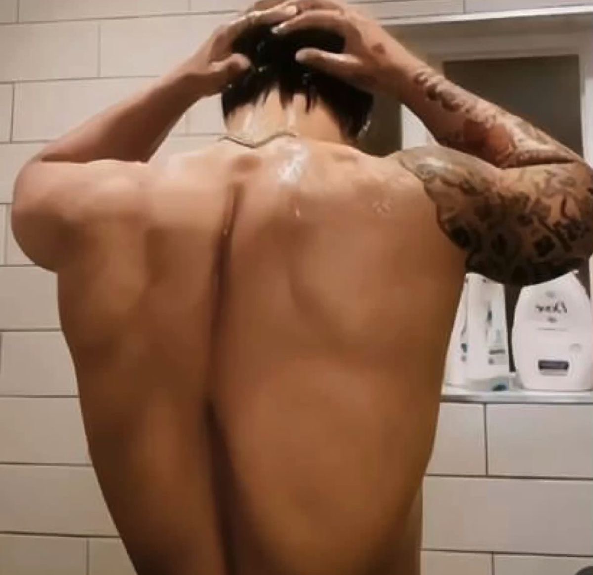 Nothing like a hot shower on a cold winters day ❄️ 

Hope my babies are doing well and taking care~ I’ll be mostly on the tl today but don’t be afraid to dm me 😘