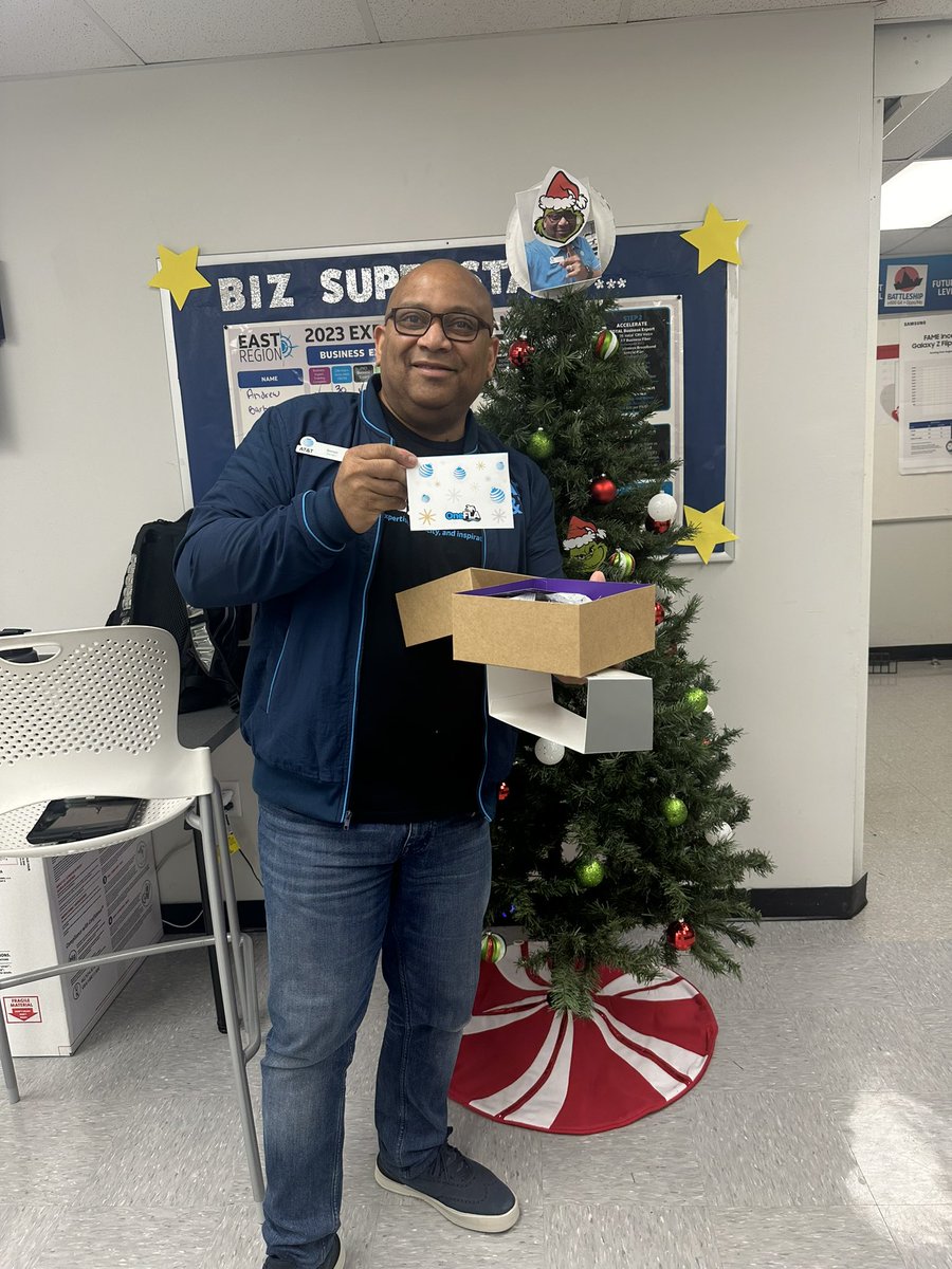Nothing like some special goodies from OneFla to make our holidays more fun at Kendallgate
Thank You <a href="/jrluna11/">JR Luna</a> <a href="/One_FLA/">OneFLA</a> <a href="/MatthewCLinden/">Matthew Linden</a> <a href="/DilmaZambrano_/">Dilma Zambrano</a> <a href="/eniggemann/">Enrique Niggemann</a> 
KDG is Ready To Sleigh