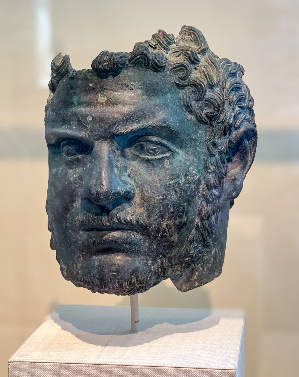Another of the #MetMuseum’s collection has been returned to Turkey today - a fragmentary bronze portrait of the Roman emperor Caracalla. #lootedart 

Already removed from the Met’s online catalogue - bad practice! 😡

📸 my own