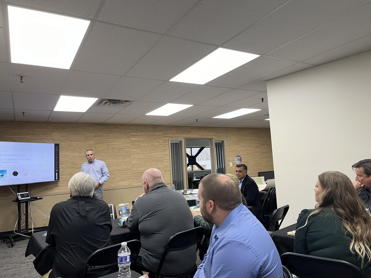 ScodixSense's tweet photo. We'd like to extend gratitude to Hudson Printing for hosting our last open house of the year. Thank you to everyone that attended. We look forward to our future partnerships and new customers!
#scodix #hudsonprinting #digitalembellishment #digitalprint https://t.co/MiJ8JCjTh7