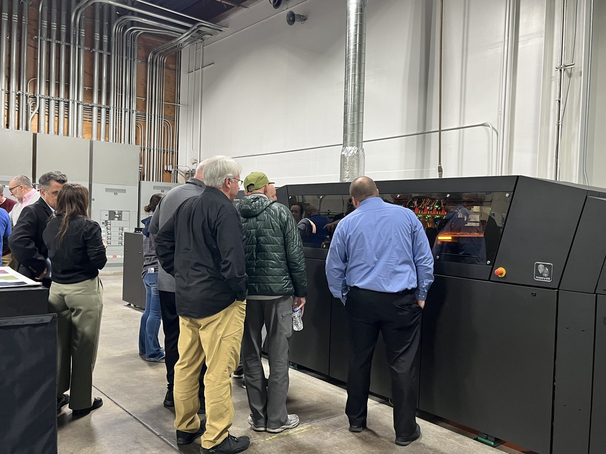 ScodixSense's tweet photo. We'd like to extend gratitude to Hudson Printing for hosting our last open house of the year. Thank you to everyone that attended. We look forward to our future partnerships and new customers!
#scodix #hudsonprinting #digitalembellishment #digitalprint https://t.co/MiJ8JCjTh7