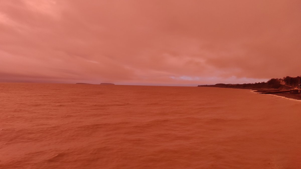 KrikMusic's tweet photo. @djleekee The whole sea looked red! https://t.co/WCpvNvCmQd