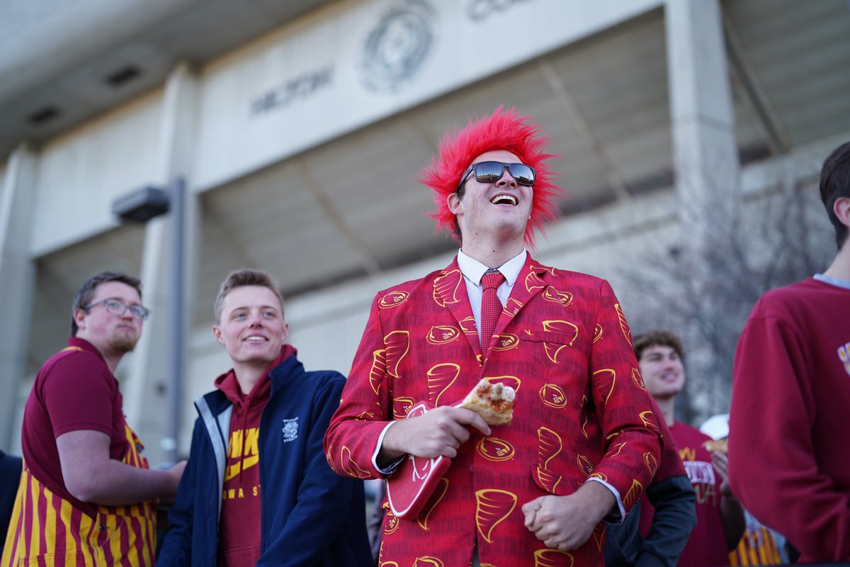 CycloneATH's tweet photo. In come the students 🤩 https://t.co/yiOxtzttLv