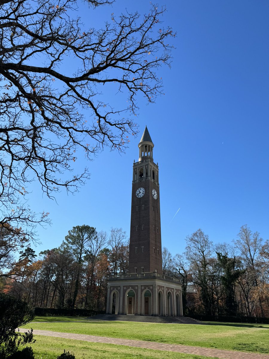 Beautiful day for the UNC Holiday Blood Drive #bleedcarolinablue Thanks for making this an annual tradition @lindseybyom