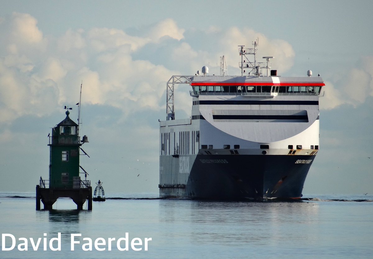 Seatruck Progress <a href="/SeatruckFerries/">Seatruck Ferries</a> arriving into <a href="/DublinPortCo/">Dublin Port</a> #seatruck #dublin #port