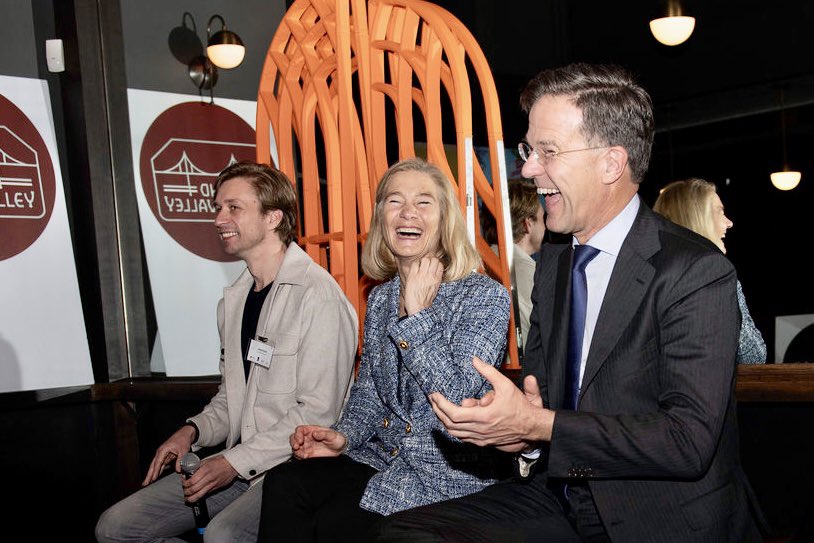 Theo Peters (@nlinsf) on Twitter photo Three scale-ups in the @Scalenl_usa Accelerator pitched their companies to <a href="/MinPres/">Dick Schoof</a> and <a href="/MinisterEZK/">Minister EZ</a>. The ScaleNL cohort is in California this week to connect with the local ecosystem. Three scale-ups in the @Scalenl_usa Accelerator pitched their companies to <a href="/MinPres/">Dick Schoof</a> and <a href="/MinisterEZK/">Minister EZ</a>. The ScaleNL cohort is in California this week to connect with the local ecosystem.