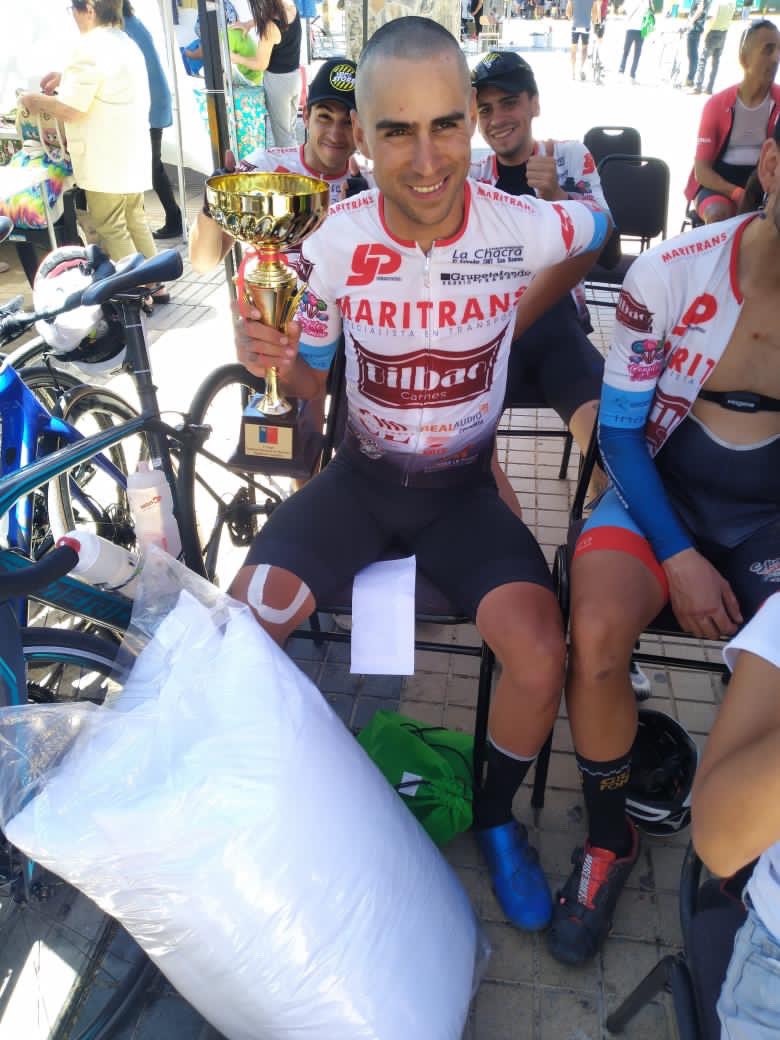 Nos importa ser un aporte a nuestra #comunidad y para eso #apoyamos al #deporte en #Chile ¡Gracias! Por el entusiasmo junto con la #medalla en #ciclismo #primerlugar #ganador #deportistas #chileno