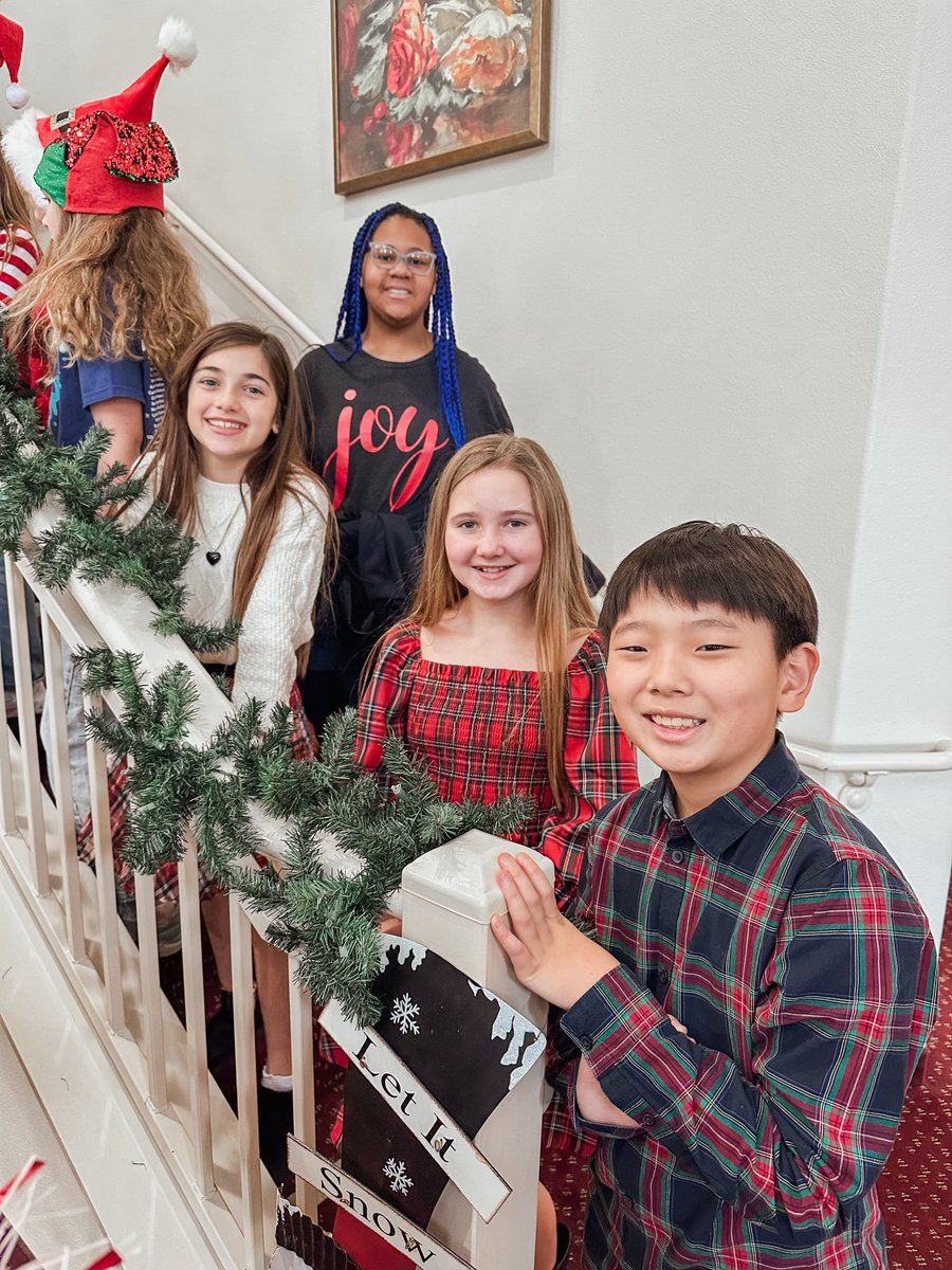 cherry_aimee's tweet image. Today our Norton 4th &amp;amp; 5th grade choir sang at a local retirement home. There were smiles, hugs, and tears; it was a beautiful experience for everyone involved. I sure do love the connections between our schools &amp;amp; the Allen community! ❤️