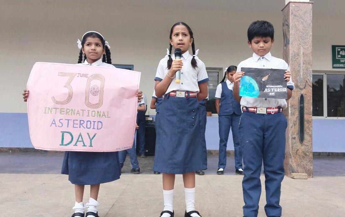 b612foundation's tweet photo. #AsteroidInstitute’s goal of raising awareness about #asteroids is enabled by hundreds of independently organized Asteroid Day programs each year. These #AsteroidEducation events inspire the public globally. Donate to B612 to enable continuing support. https://t.co/vj6ItA7pmC https://t.co/4m3DwBRjbu