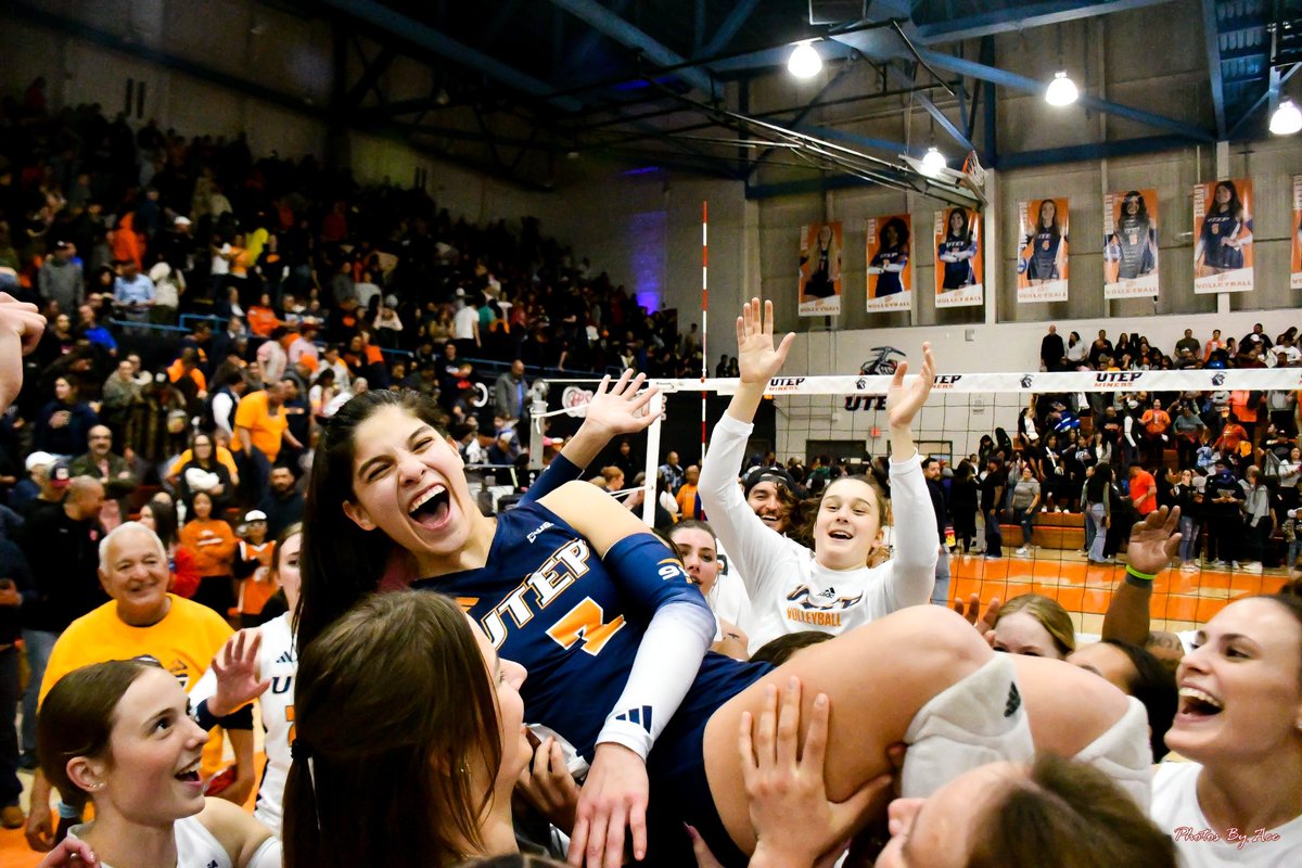 epbcom's tweet photo. UTEP VOLLEYBALL 🏐 @utepvb 
NIVC TOURNAMENT  @WomensNIVC 
GREAT 8 
🔹UTEP MINERS ⛏️  Defeats 🔸CLEMSON TIGERS 🐯
- UTEP MEMORIAL GYM INFRONT OF A SOLD OUT CROWD OF 3,271
#epsportsnet #minerroundup #NIVC #CUSA #NCAAVolleyball 
🏐X🎥 https://t.co/6Y3BWDZnoK
