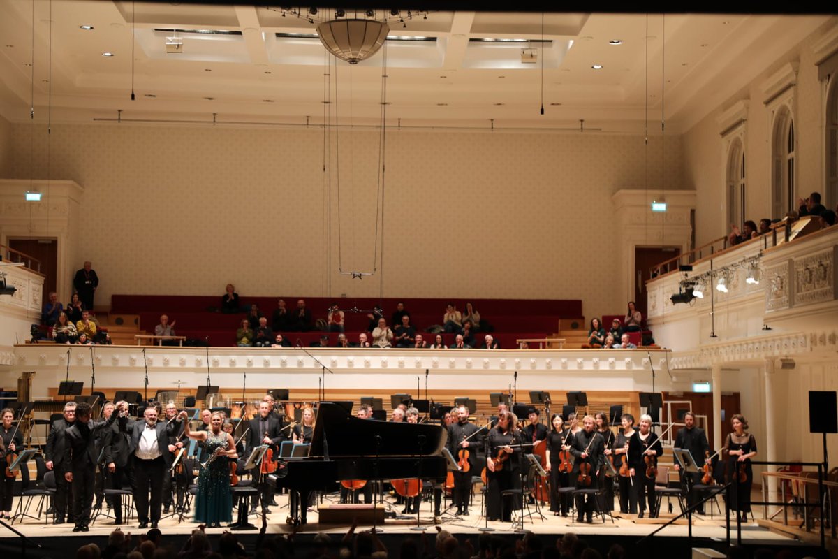 What a concert! 🤩 A huge thank you our audience, conductor Martyn Brabbins and to our fabulous soloists, Federico Colli and Matilda Lloyd. 🎧 You can listen to the full concert featuring Shostakovich's Piano Concertos & Debussy's 'Images' on @BBCSounds now.