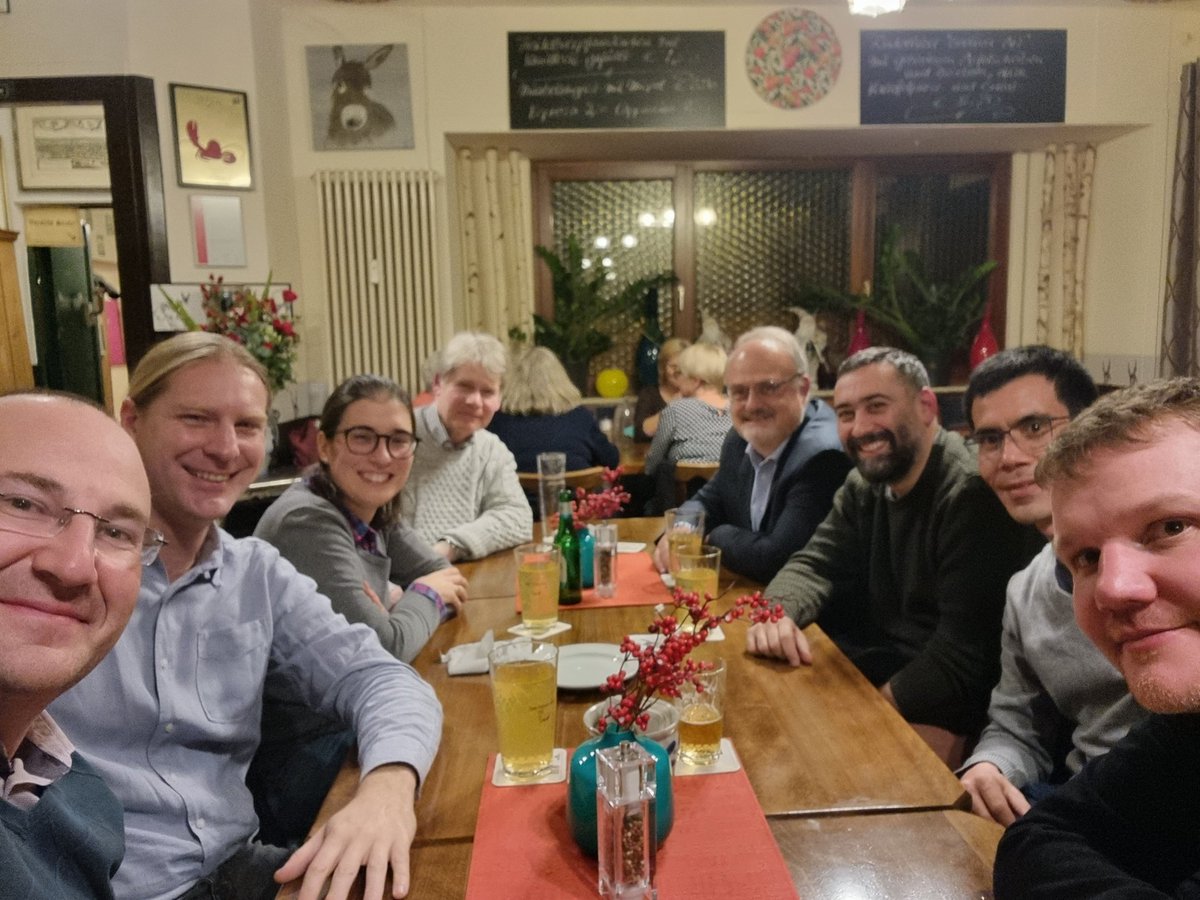 Had a warm welcome to the @GDCh_aktuell Symposium at the @goetheuni Frankfurt by Prof. Michael Göbel and Prof. Eugen Proschak. Enjoyed the time with @alicia_casitas, Hans-Günther Schmalz, Josep @CornellaLab, @ReneKoenigs and @GellrichUrs #Proflife