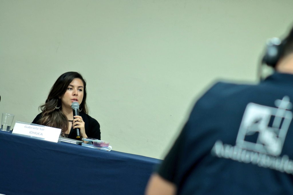 idhuca's tweet photo. @DPLF_info @ppinocenciamx #ForoDDHH | "Tanto la prórroga sucesiva del régimen de excepción como las reformas que se han dado atentan contra la Constitución", menciona Gabriela Santos, directora del @idhuca. https://t.co/AmeJ1ev5Wl