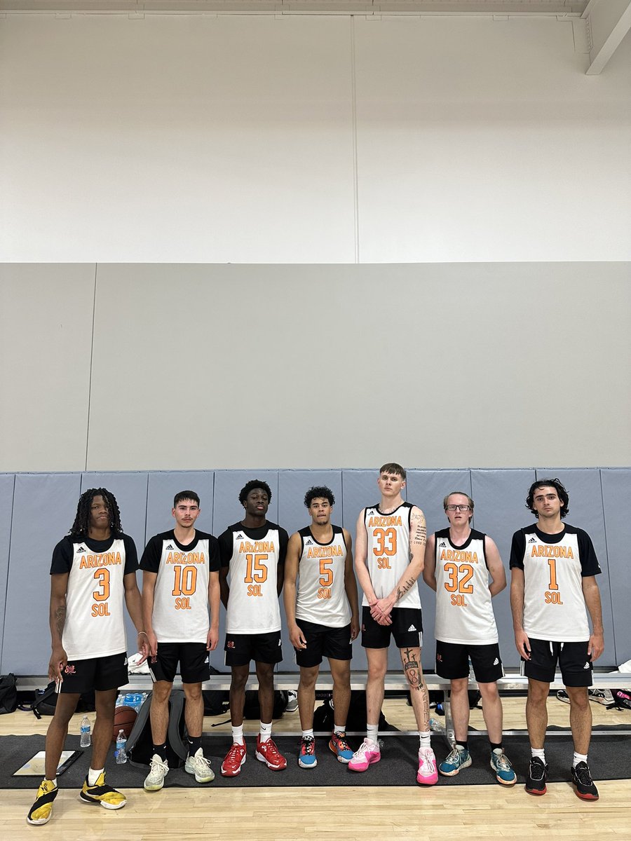 AzSolBasketball's tweet image. Last time up at GCU this season

@AntonioM2022 - 12 pts/6reb/2st
@peyton_J_smith 11 pts/3reb/3ast
@Tyhelms77 - 10 pts/9ast/ 4reb
@Deloading3 - 12pts/4ast/2st
@NiklasRuebe - 7 pts/12rebounds/ 1block
@WELAMPA - 4pts/3reb/2ast