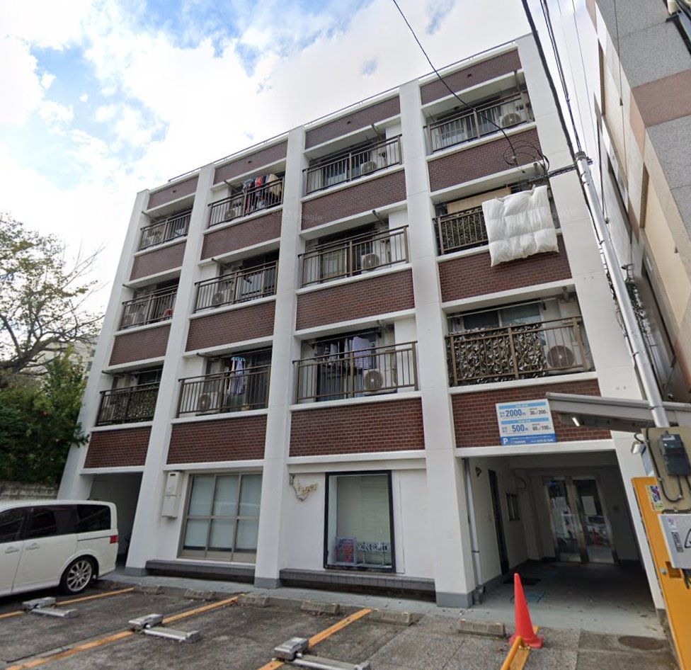 This building in Shinsencho was constructed according to the old seismic standards.
神泉町にあるこの建物は旧耐震です。
#japanrealestate #japanproperty #japaninvestment #tokyoproperty #tokyorealestate #不動産投資 #不動産登記 #房地产投资 #唔動產投資 #RealEstateChecker #旧耐震 #神泉