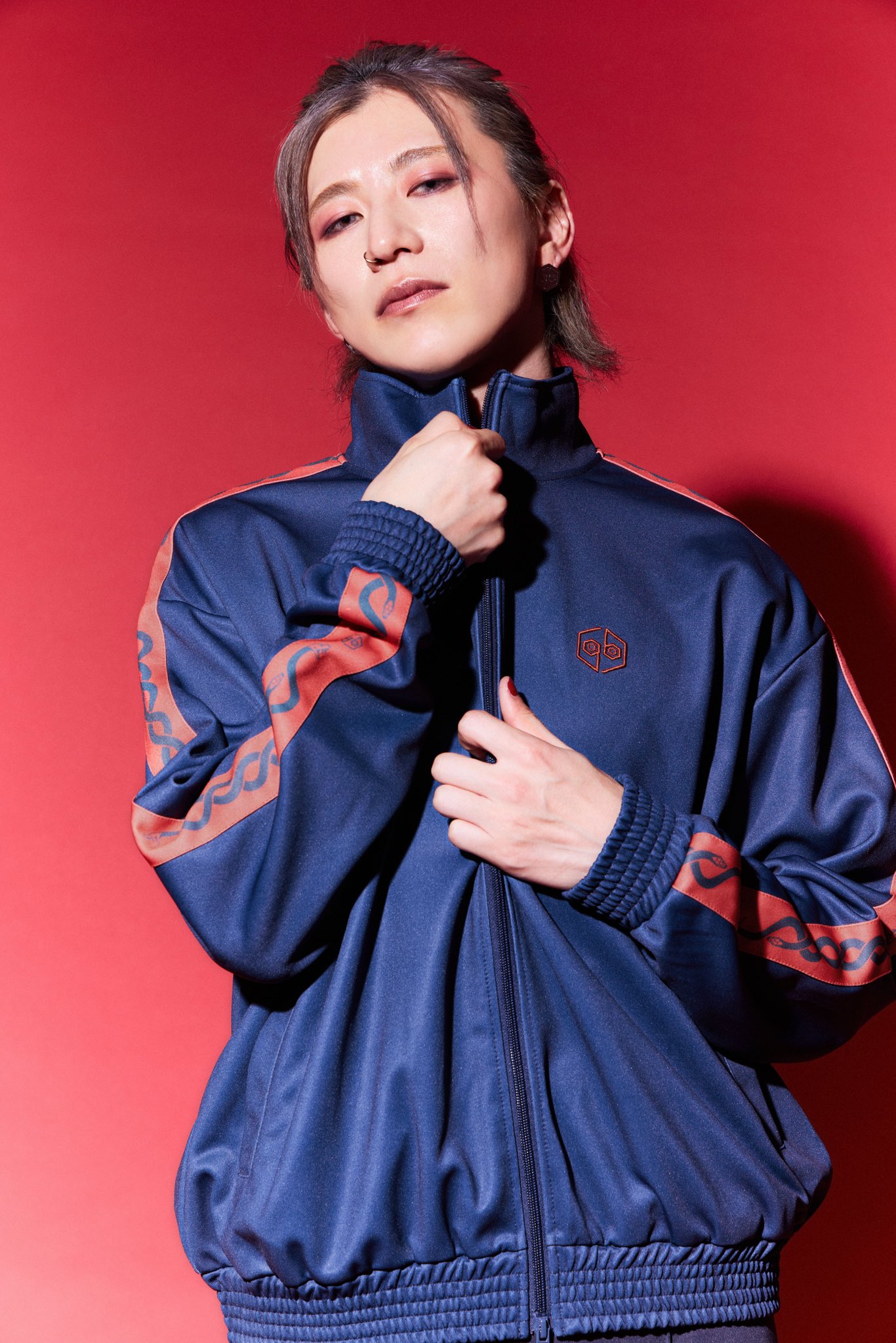 女王蜂十二次元＋01 ジャケット 女王蜂 十二次元 ジャケット 全国