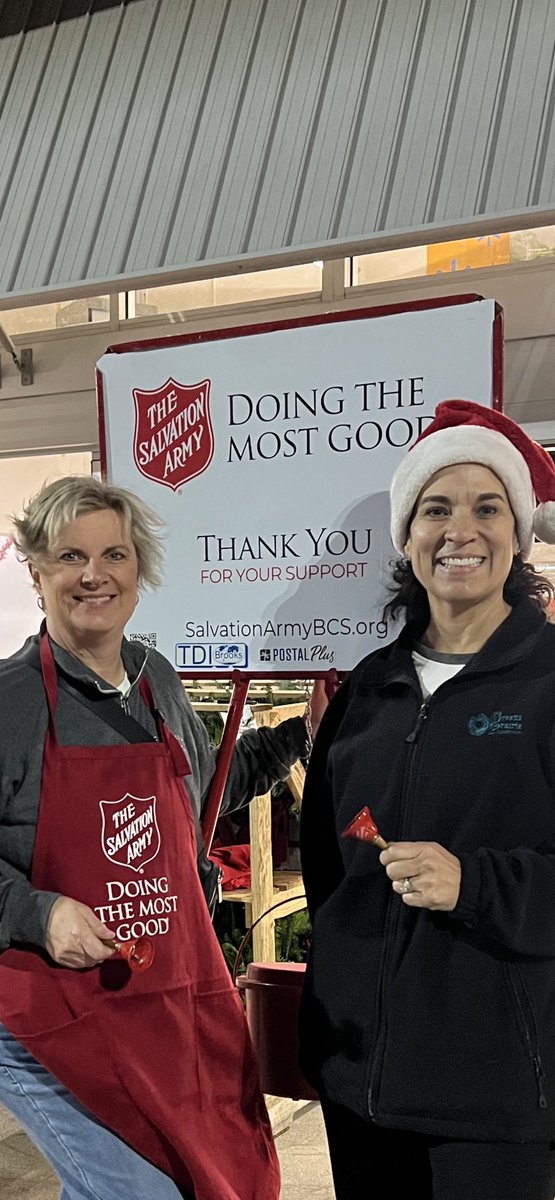aimtommom's tweet image. Windy night ringing the bell for #csisd and the Salvation Army. Having your favorite AP and best friend with you makes it even more fun. 💚❤️#gpmustangs @TracyBrice1005