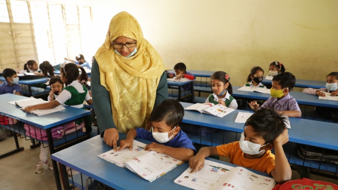 Bangladesh Primary School Teacher Recruitment Exams Under Threat from Cheating Syndicate

#BangladeshTeacherRecruitment #ExamCheatingSyndicate #EducationIntegrity #AcademicMisconduct #EducationSystem

Read more: bnn.network/world/banglade…