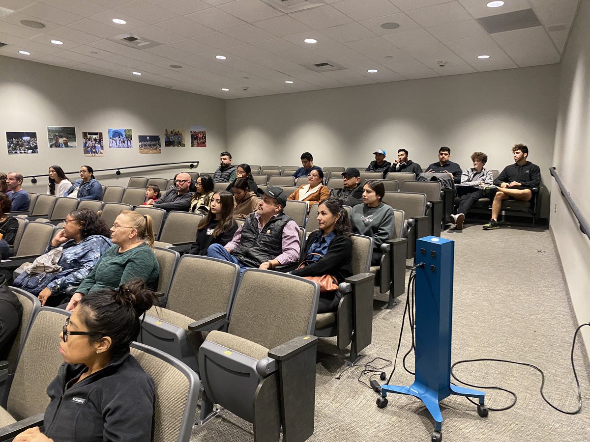 Carlos Castillo tweet media