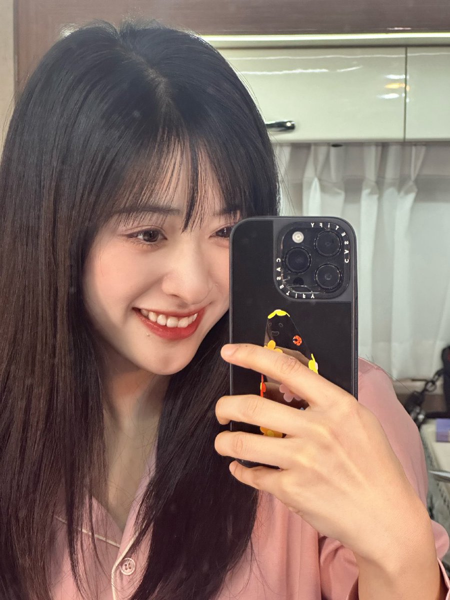 archiveshenyue's tweet photo. 📸 • 081223 — HOW PRETTY! #ShenYue supertopic update 🩷✨

#沈月 #เสิ่นเยว่ #심월 https://t.co/vhizgNy9YN