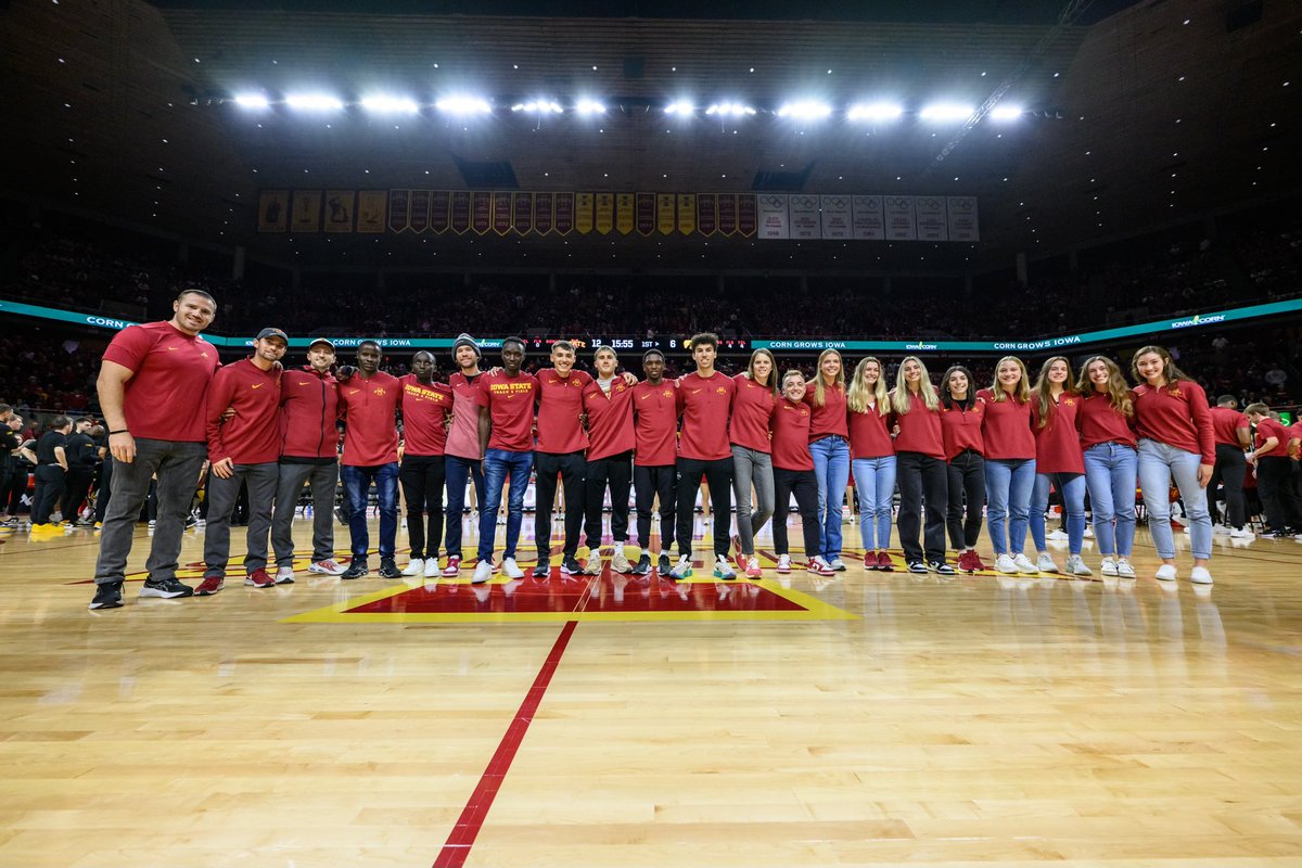 Thank you for the love Cyclone Nation!! A great cross country season recapped with a sold out Hilton Coliseum, cheering on  <a href="/CycloneMBB/">Iowa State Men’s Basketball</a> to a Cy-Hawk win‼️

#Run4ISU