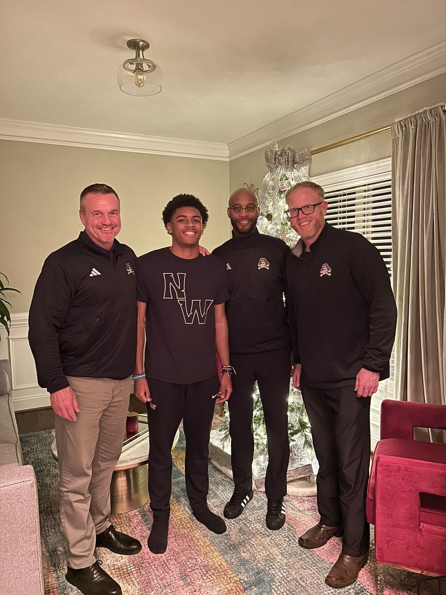 Thanks to @ECUCoachHouston <a href="/Dyrell_Roberts/">Dyrell Roberts Sr.</a> &amp; <a href="/Coach__Roy_Tesh/">Roy Tesh</a> for a great home visit. <a href="/StephenIgoe/">Stephen Igoe</a> <a href="/nwestfootball/">Northwest Guilford Football</a> <a href="/chrisrusiewicz/">Chris Rusiewicz</a>