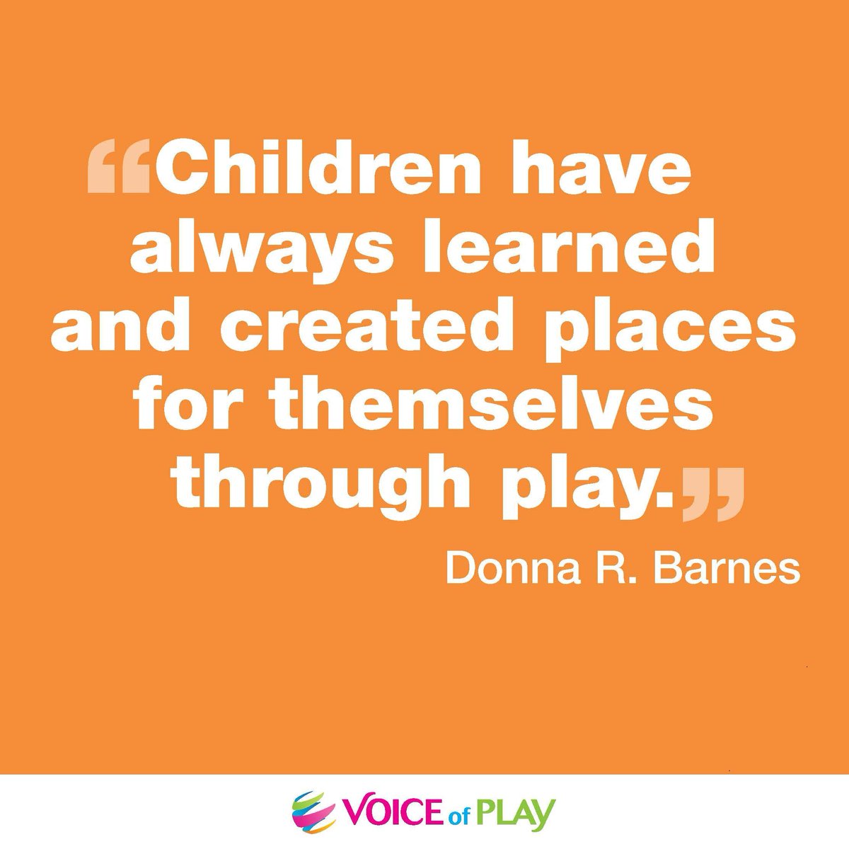 Children build countless little worlds to grow and learn within through play. Thanks, @Voice_Of_Play! 

#Playmatters #Montessori