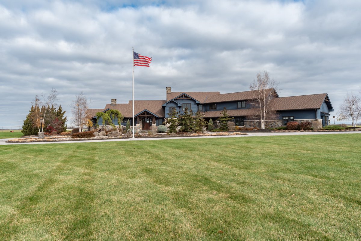 Zillow Gone Wild 🏡 tweet media