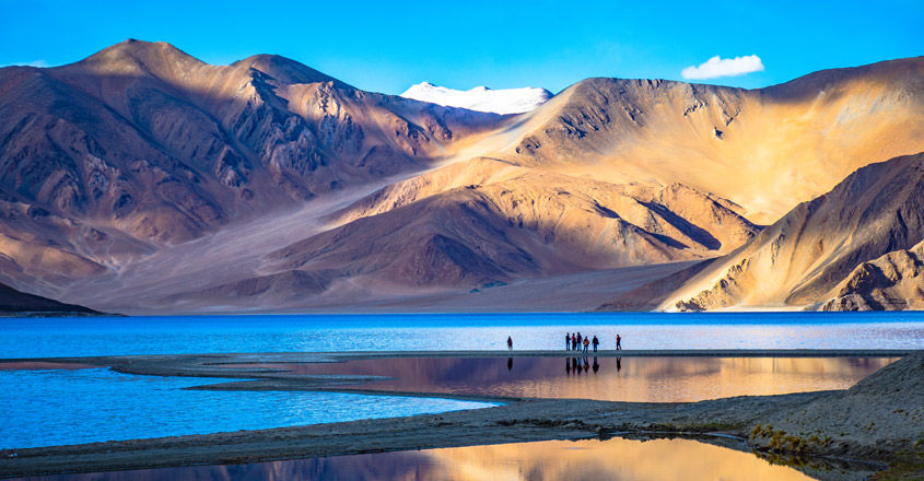 Top 10 Hidden Wonders of the World: Unveiling Nature's Best-Kept Secrets, a thread 10. Pangong Lake, India A breathtaking high-altitude lake with stunning blue waters and a dramatic mountain backdrop. @utladakhtourism @tourismgoi @incredibleindia @tourmyindiaa @tourism__india