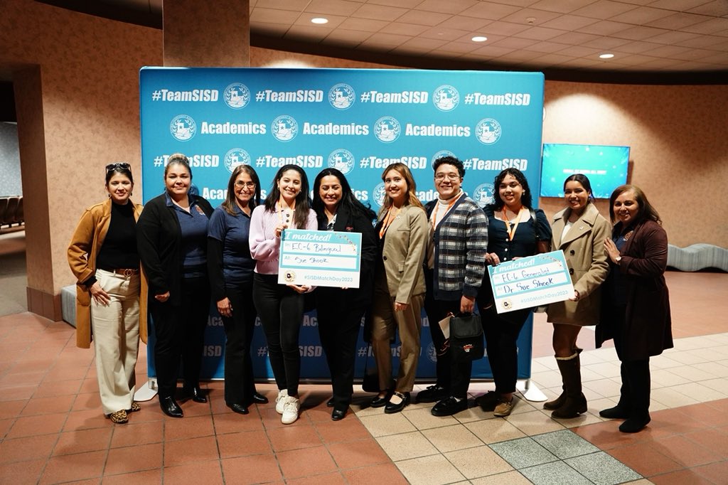 Excited to celebrate our newest #TeamSISD upcoming educators who will begin their yearlong teacher residency in our schools. Thank you to @UTEPCOE for awesome Match Day ceremony and great partnership to build a strong teacher pipeline & give residents an enriching experience.