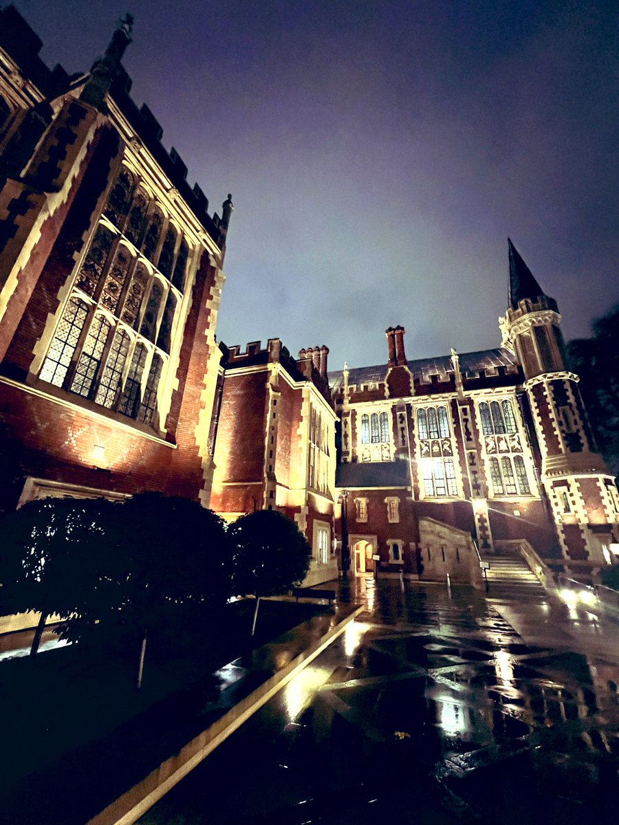 The Inn at night is a sight to behold @lincolnsinn