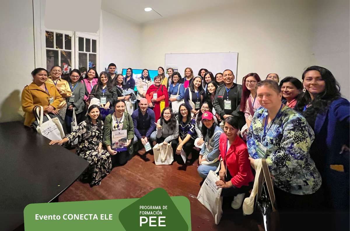 ProFormacionPEE's tweet photo. En CONECTA ELE tuvimos la oportunidad de crear nuevas conexiones entre diversos apasionados de la enseñanza del español a extranjeros. ¡Gracias a todos por ser parte de esta experiencia! 🙌🌐 
Nota completa 👉 https://t.co/MY5zCRBi5J https://t.co/GxsPyYM9T5