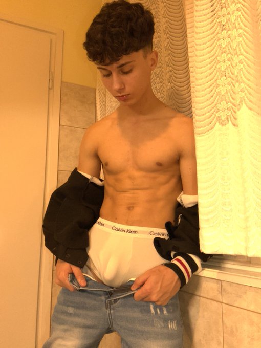 Would you like to taste it? 👅 https://t.co/oL1VI3bOWx