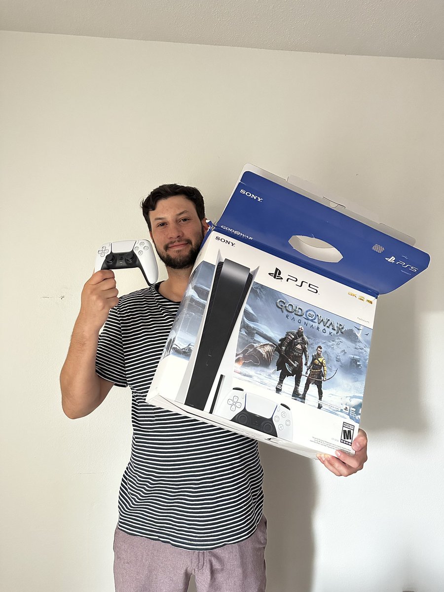 kyle_mota's tweet photo. Hello Twitter family I have an extra PS5 that I am giving away.  it is the disc edition and I can ship it to you. Retweet and like and winner will be selected Dec 19th ❤️ contact @jayysean21 for inquires. https://t.co/mZPF9drfRV