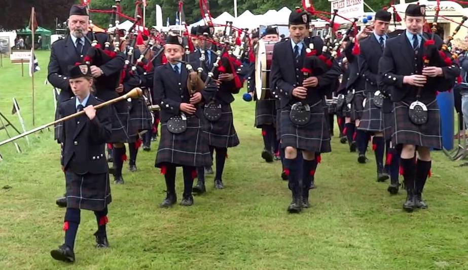 tourscotland's tweet image. As requested tonight, Tour #Scotland travel video Blog of the #Strathallan #Pipe #Band at the #Strathmore #Highland #Games pipe band competition on ancestry, genealogy clan, family history visit and trip to #Glamis #Castle tour-scotland-photographs.blogspot.com/2016/06/tour-s…