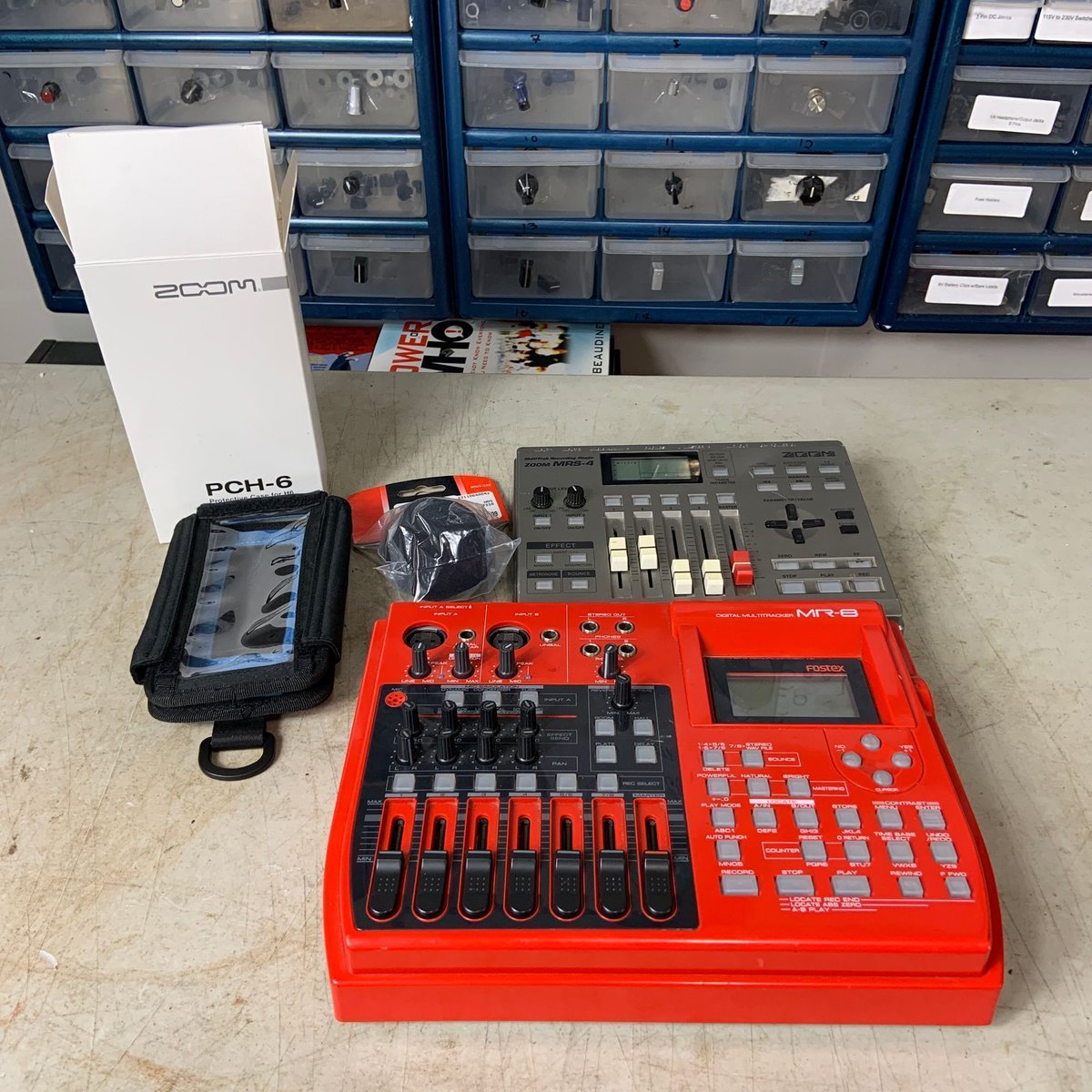CoCoTheGeek's tweet photo. Recorders & Recording Accessories. I really love finding this stuff out in the wild!
#fostexmr8 #zoommrs4 #portablerecorder #multitrackrecorder #recorder #zoompch6 #zoomh6 #zoomh6n #usedgear https://t.co/v68hCLOwbt