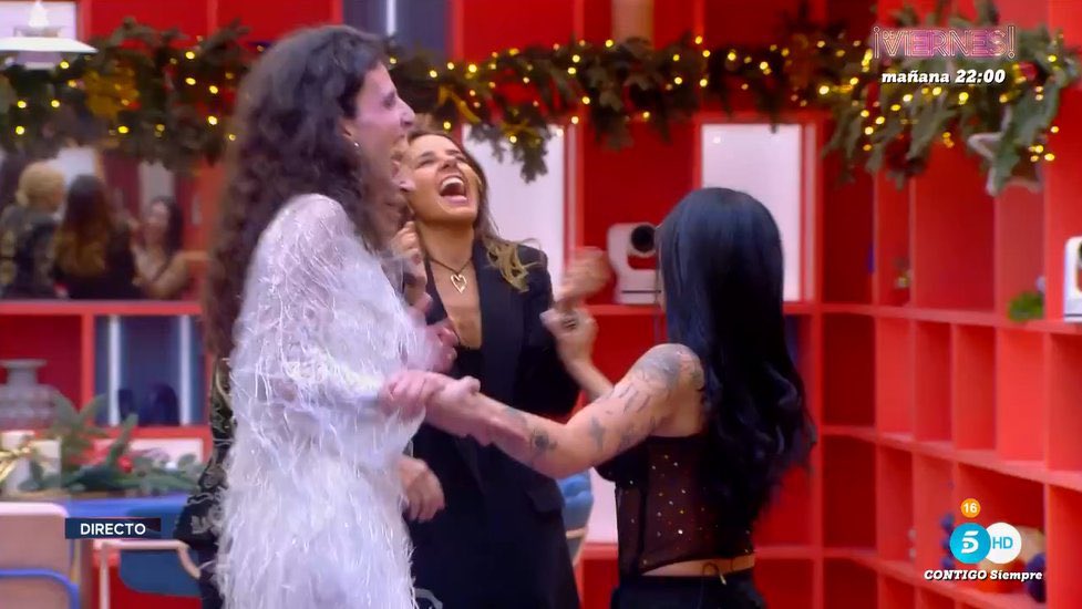 T5telecinquero's tweet image. Para las reventadas que están en el sofá de el plató 
#GHVIP07D #GHVIPGala7