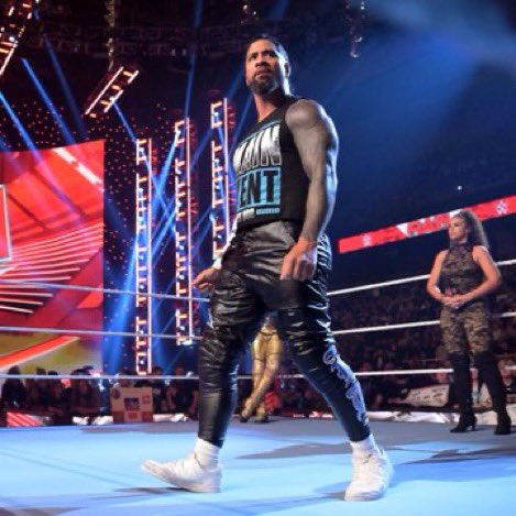 _RElGNSSECTION's tweet photo. Jey is easily the breakout star of the year for me broke away from the bloodline and became one of the top babyfaces of the company and the top merch seller got two world titles matches and a US title match next stop is Gunther and candidate for MITB 2024 #MainEventMovement π https://t.co/WNypQrPm0Y