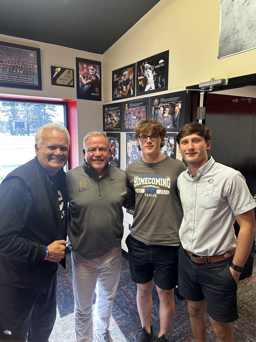 FulghumParker's tweet photo. After a great talk with @CoachBrianKelly and @LSUCoachJancek I’m blessed to receive an offer from my parents’ Alma Mater, Louisiana State University 
#GeauxTigers 
@LSUfootball

@KramerHagan @RecruitLouisian 
@JoshBooty10
@SaraFulghum1 
@Coach_Hankton https://t.co/rzTVW88hPC