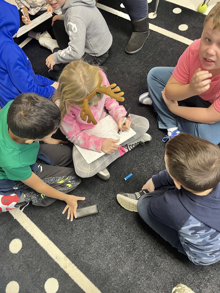 s_glinski's tweet photo. A little friendly fundations competition in room 112. Kiddos worked in teams to come up with as many real words with suffixes as they can. They really demonstrated some great teamwork! @Millstone_Dist #proud2bmillstone https://t.co/VDXeSkctDW