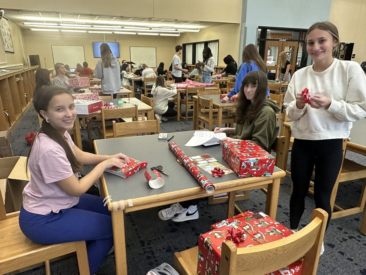 missrigginsmath's tweet photo. Another Beta Club service project in the books! Thank you to all of the teachers who let these kiddos wrap your gifts. They had the best time! 🎄⚔️ #cultureofgreatness https://t.co/zPmFvoIdLP