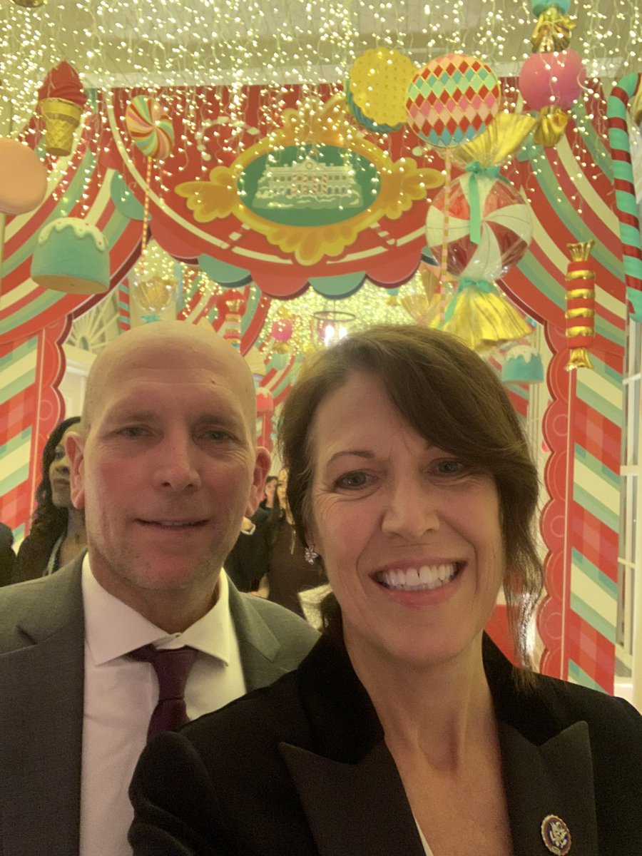 Cindy Axne tweet media