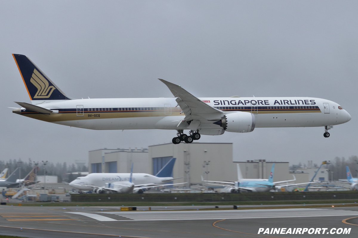 Singapore Airlines takes delivery of the world's 1,000th Boeing