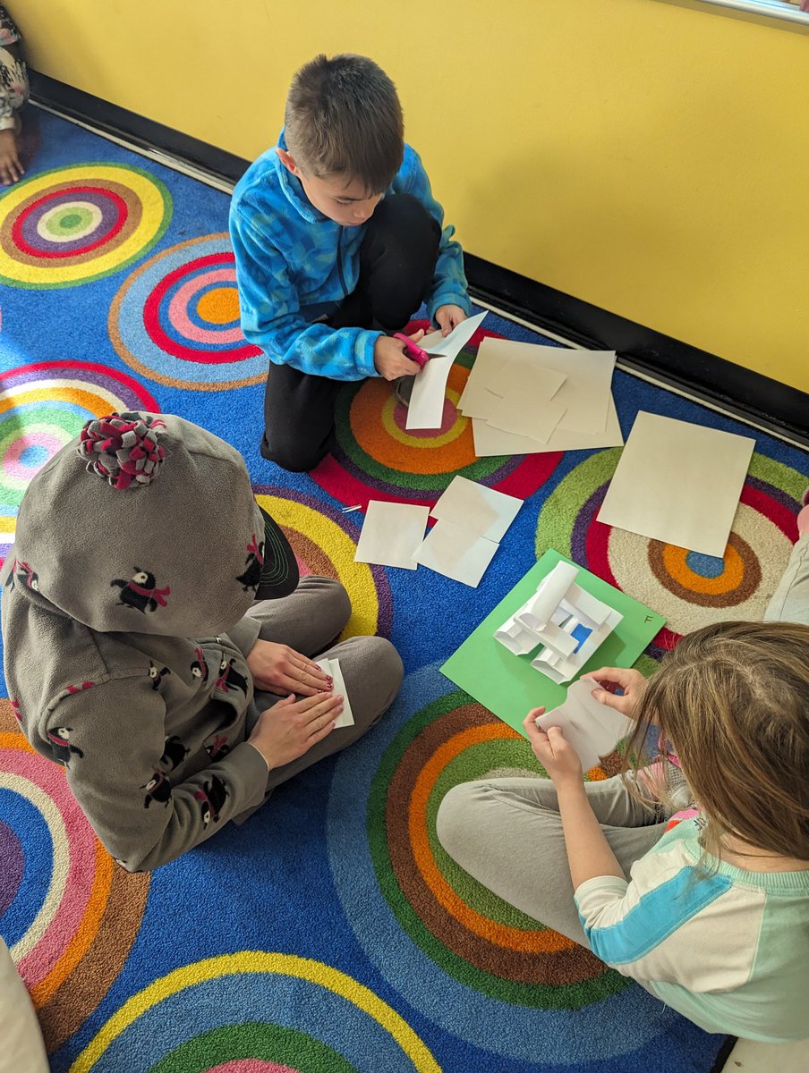For our latest #STEM challenge students learned about the designs of different skyscrapers 🌇 they then had 15 minutes to build the tallest tower in class using only tape and construction paper! #LongfellowBears #WeAreD97